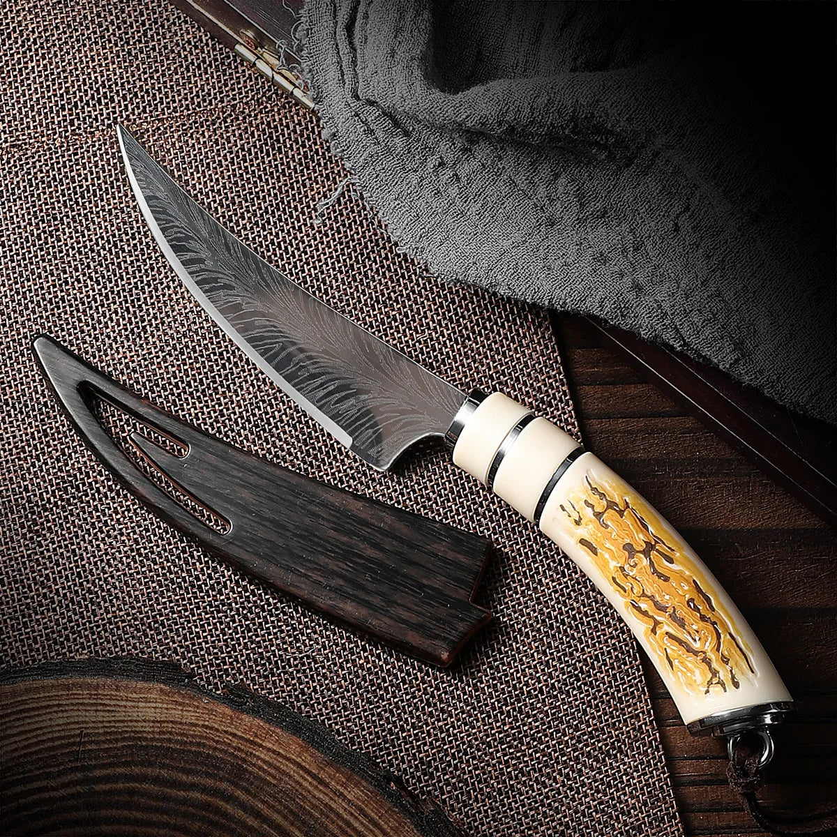 Boning knife with sharp curved blade for Kitchen High hardness forging Damascus texture knife Sharp fruit knife